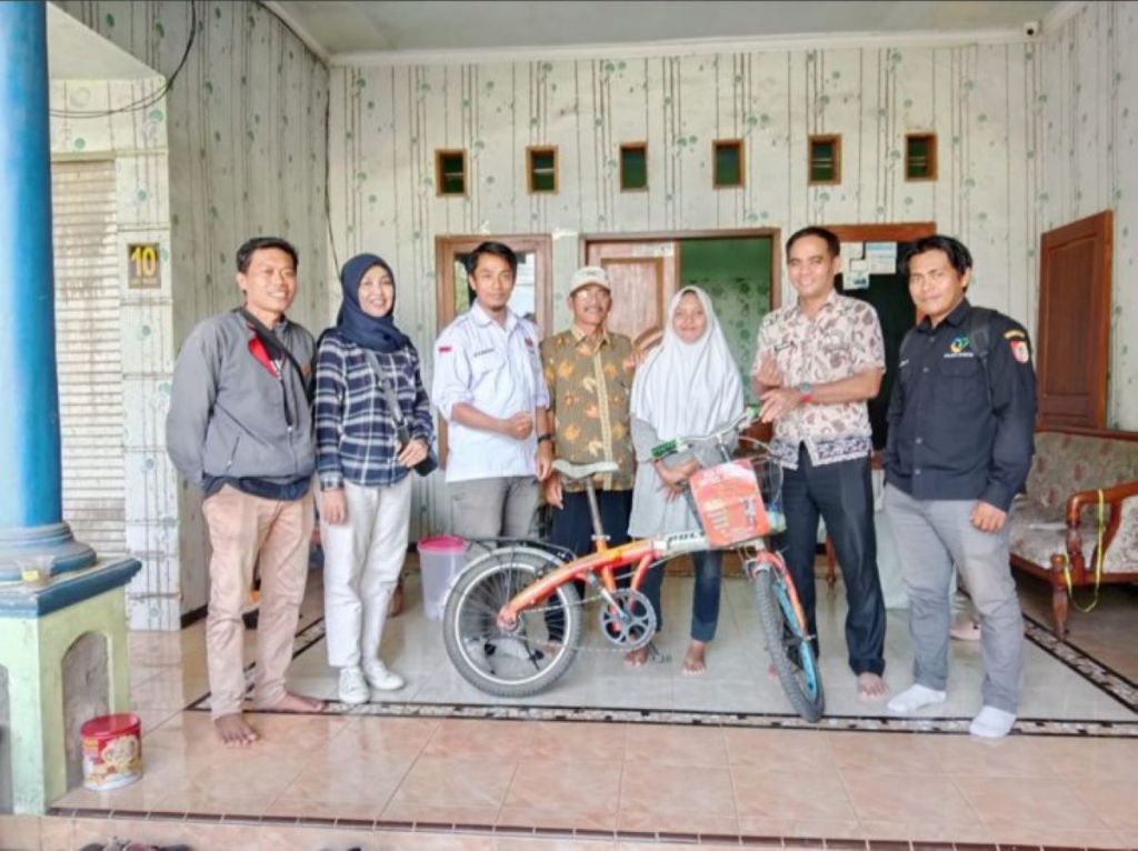 Dinsos Jember Beri Apresiasi Perempuan Difabel Jalankan Usaha Jastip