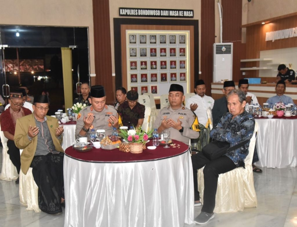 Momen Doa Bersama Lintas Agama di Polres Bondowoso