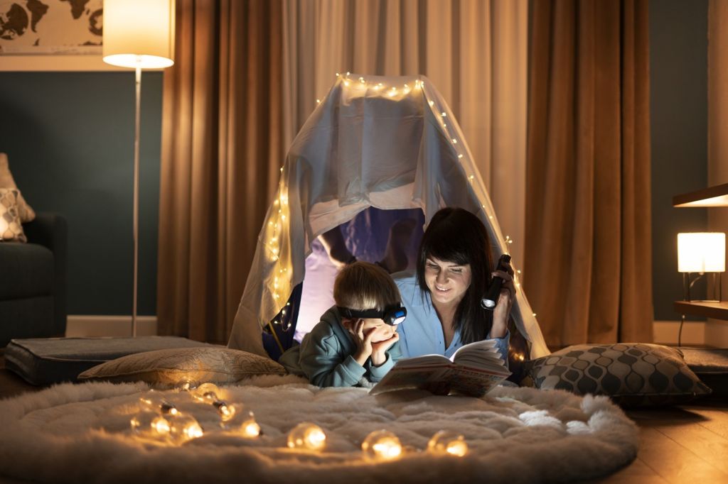 5 Dongeng Sebelum Tidur yang Cocok Bagi Anak-anak