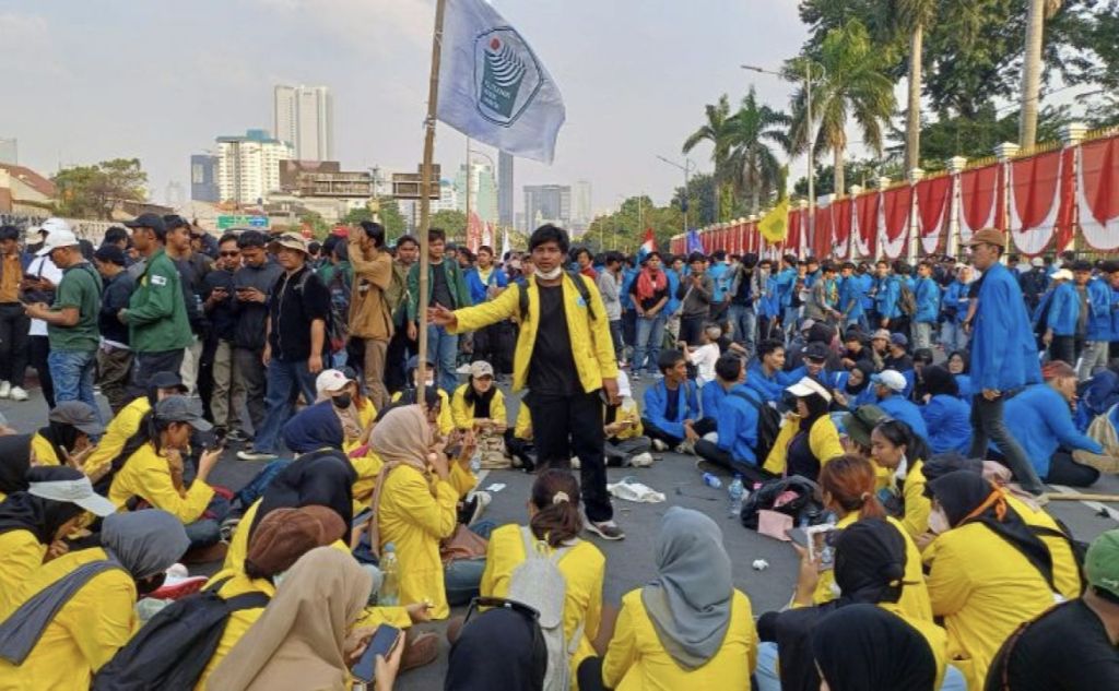 DPR Bisa Saja Sahkan UU Pilkada Tengah Malam Nanti