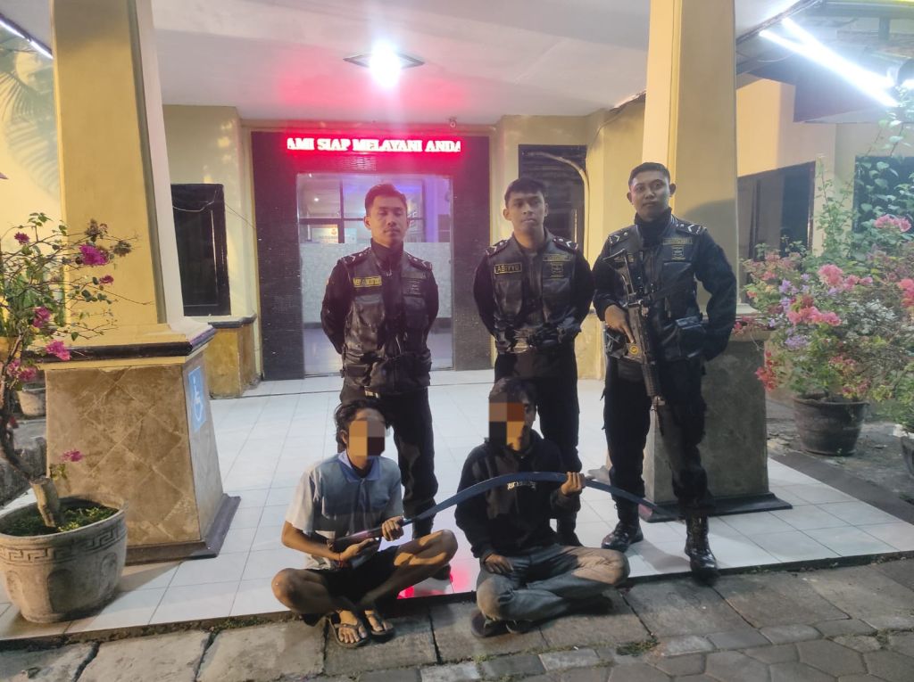 Tawuran, 2 Anggota Gangster Bercelurit Panjang Surabaya Diciduk Polisi