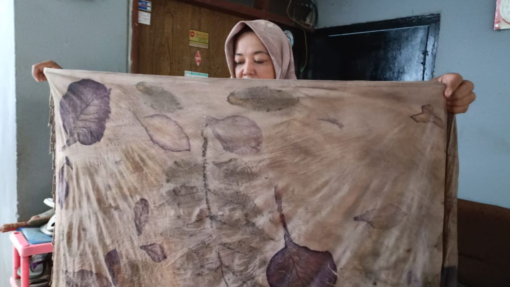 Batik Ecoprint Kota Probolinggo Solusi Bagi Pemburu Pakaian Lebaran