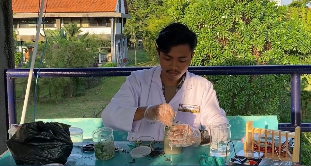 Mahasiswa ITS Surabaya Ciptakan Energi Listrik dari Bakteri Limbah