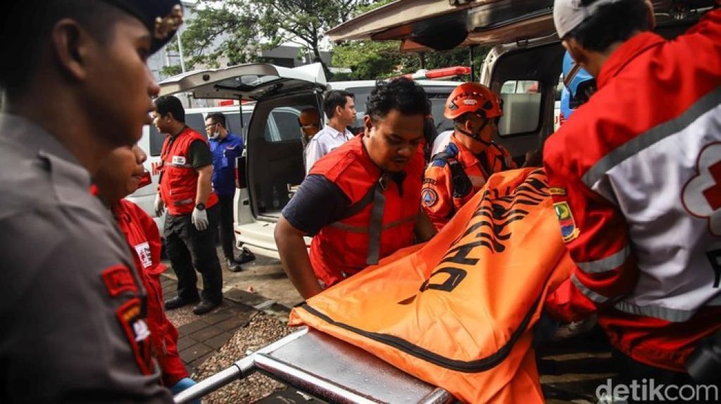 Tabrakan Kereta di Bekasi Timur: 10 Jenazah Dievakuasi ke RS Polri Kramat Jati