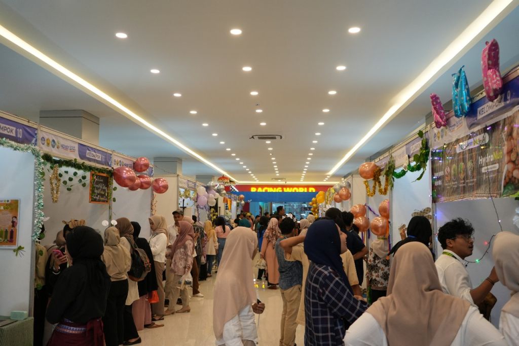 Ratusan Mahasiswa Ikut Pameran Produk Inovasi di Mall Jember