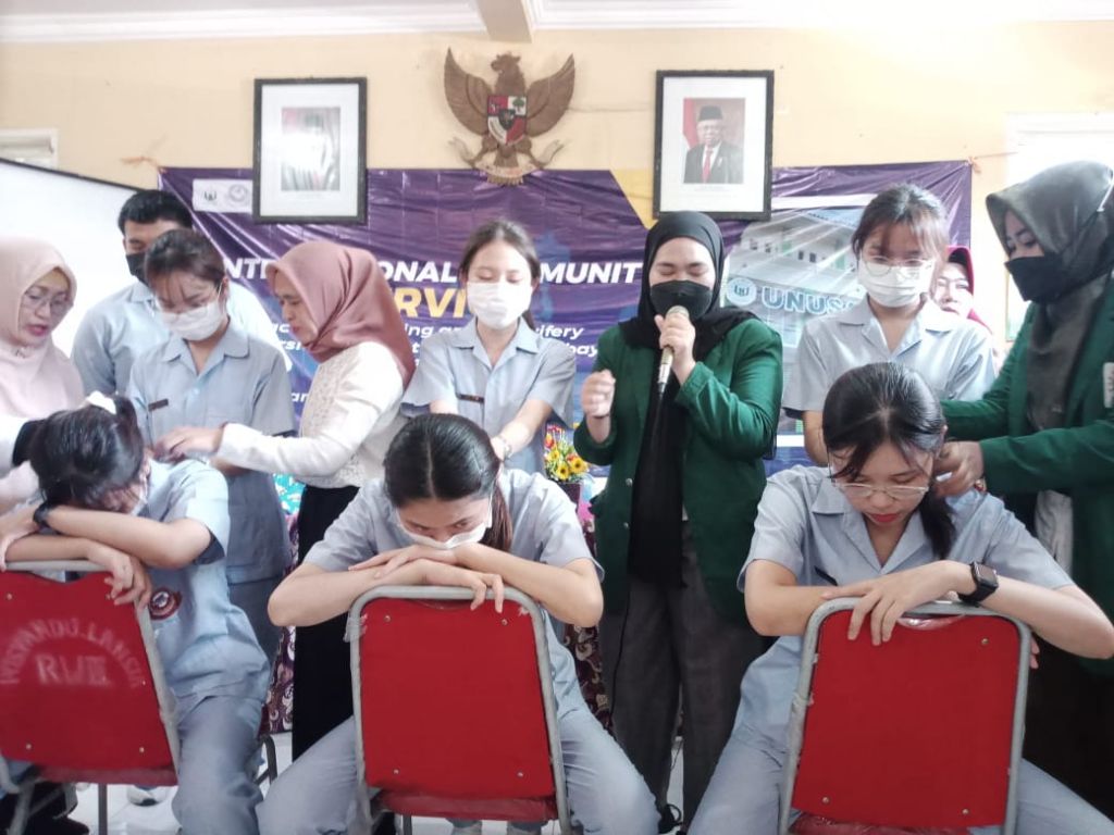 Mahasiswa Thailand Tercengang Saat Belajar Pijat Laktasi di Kampung ASI Wonokromo, Ada Apa?