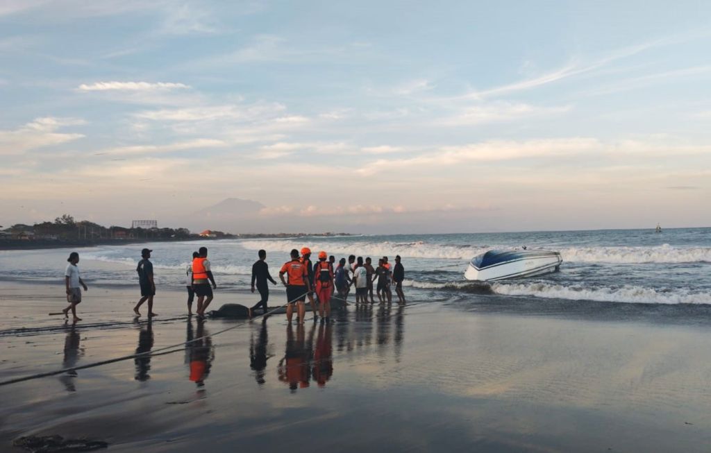 Fast Boat Terbalik di Sanur Bali Berpenumpang 80 Orang, 2 Dilaporkan Tewas