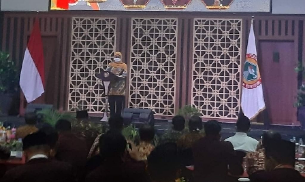 Tutup Muswil X DPW PPNI, Khofifah Apresiasi Dedikasi Perawat dan Nakes Tangani Pasien Covid-19