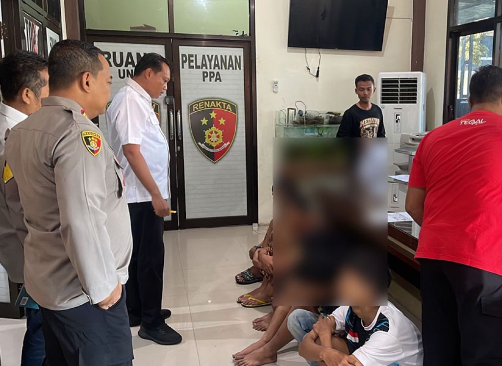6 Anggota Gangster Tamsis Boys Jombang Diringkus, Celurit Hingga Pedang Disita