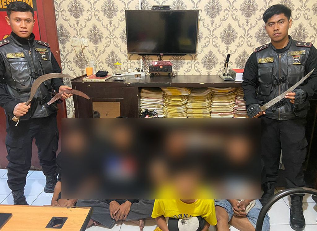 Anggota Gangster Surabaya Pembawa Celurit dan Golok Dijerat UU Darurat