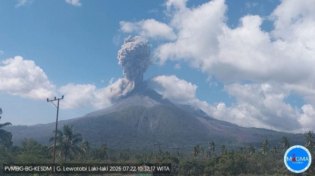 Erupsi Gunung Lewotobi Laki-Laki, PVMBG Minta Warga Jauhi Radius 5 Kilometer