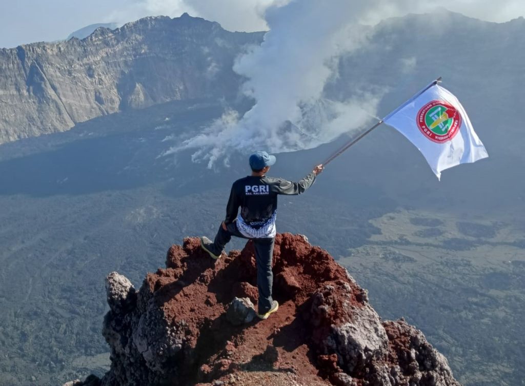 Gunung Raung Berstatus Waspada, Pendakian Via Wonorejo Kalibaru Normal