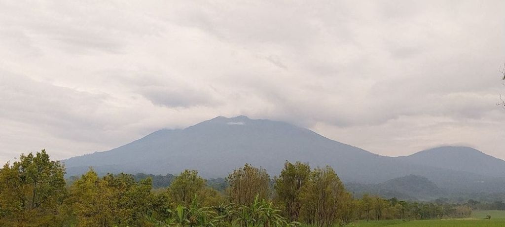 Aktivitas Gunung Raung Meningkat, Pendaki Diminta Jauhi Bibir Kawah