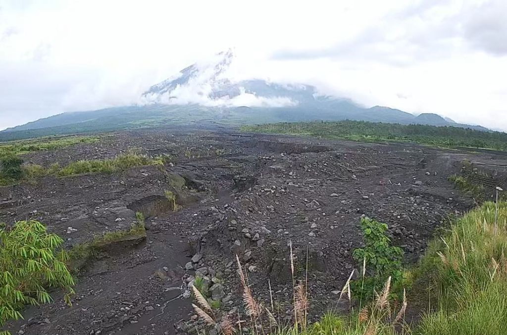 Gunung Semeru Erupsi Pagi Tadi, Simak Batasan-batasan Aktivitas Warga