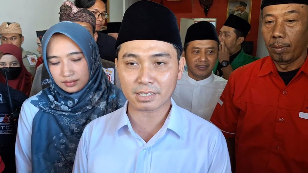DPC PDIP Mojokerto Buka Penjaringan, Gus Barra Daftar Perdana