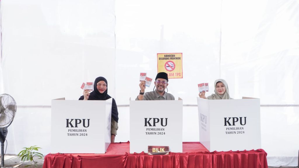 Gus Haris Jalan Kaki untuk Nyoblos, Yakin Diberikan Kemenangan