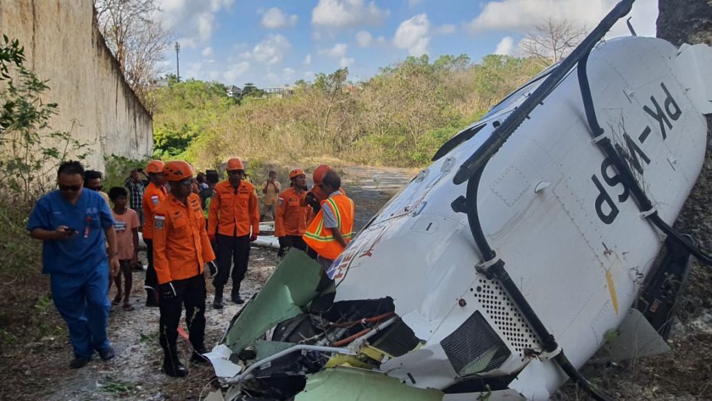 Ini Identitas Penumpang Serta Pilot Helikopter yang Jatuh di Bali