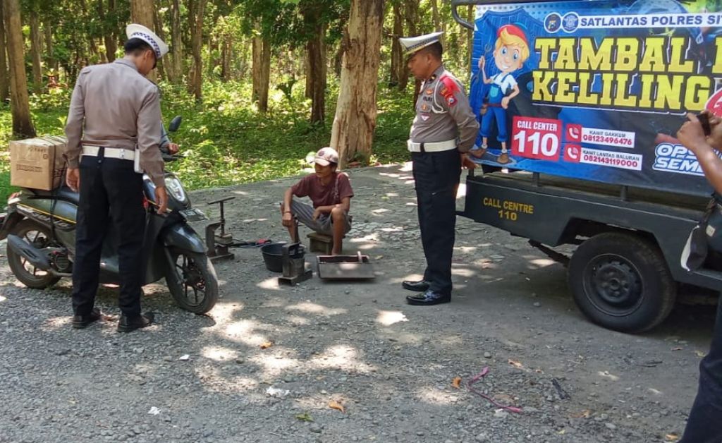 Operasi Lilin Semeru 2023, Polres Situbondo Siagakan Layanan Tambal Ban Gratis