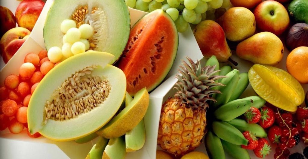 Menjaga Kesehatan Kulit Secara Alami dengan Mengonsumsi Buah-Buahan