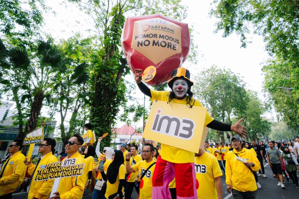 Parade SATSPAM Hadir di Surabaya: Edukasi Warga soal Bahaya Penipuan Digital