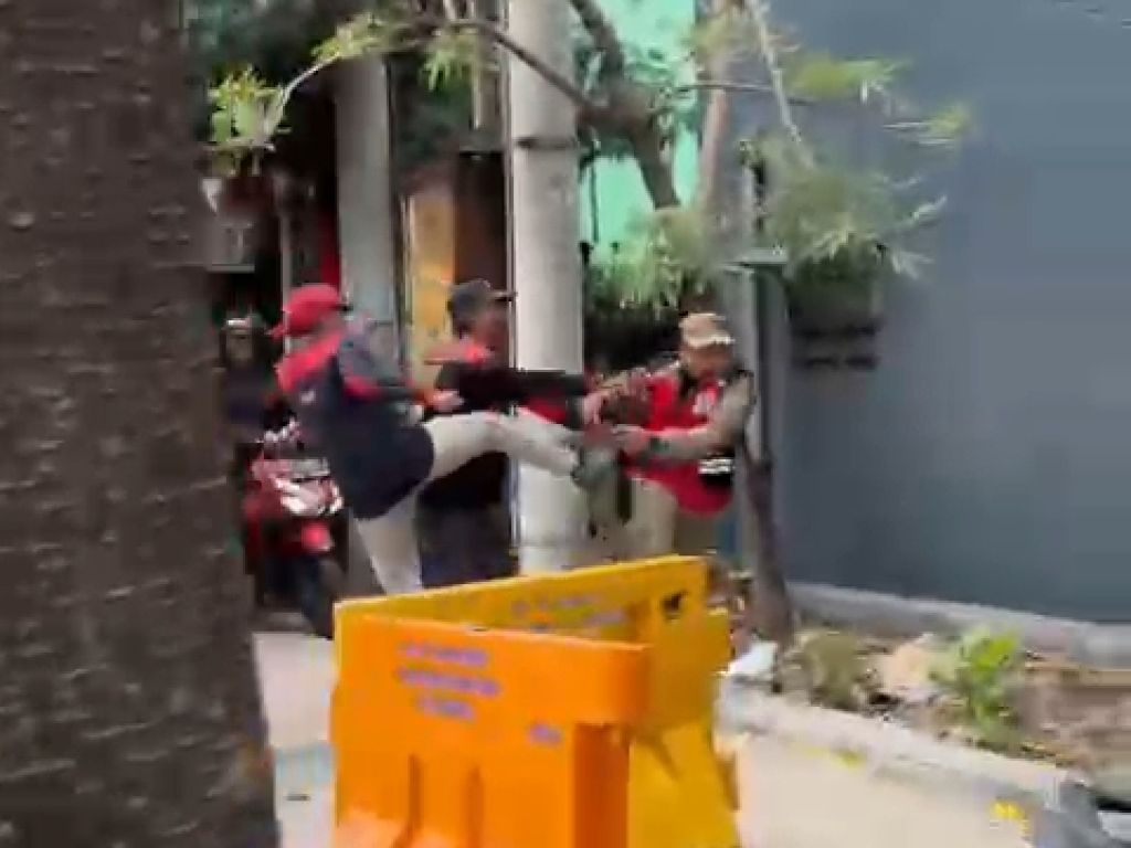 Kata Juru Bicara Buruh Soal Peserta Demo Serang Satpol PP Surabaya