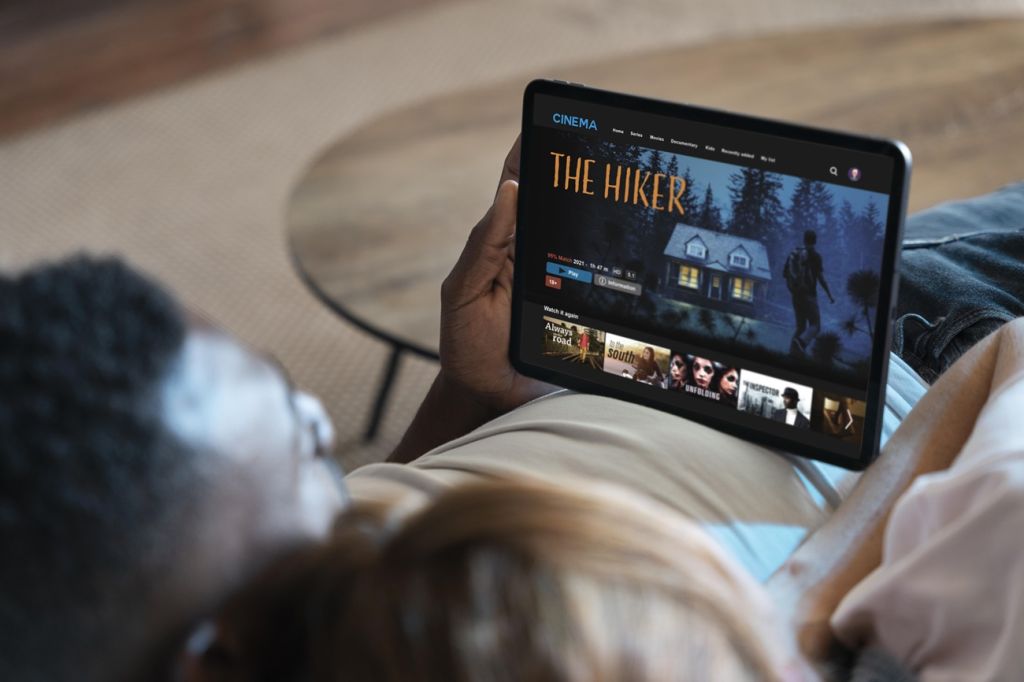 10 Film Romantis Netflix, Pas Ditonton Bareng Ayang saat Malam Mingguan