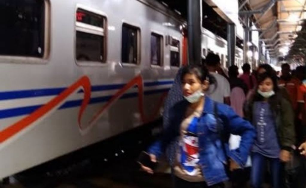 Aturan Perjalanan Naik Kereta Api Masa Nataru