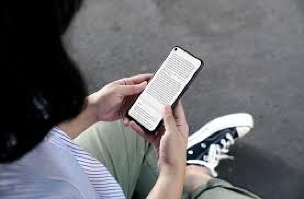 Peningkatan Screen Time di Akhir Pekan Picu Masalah Kesehatan