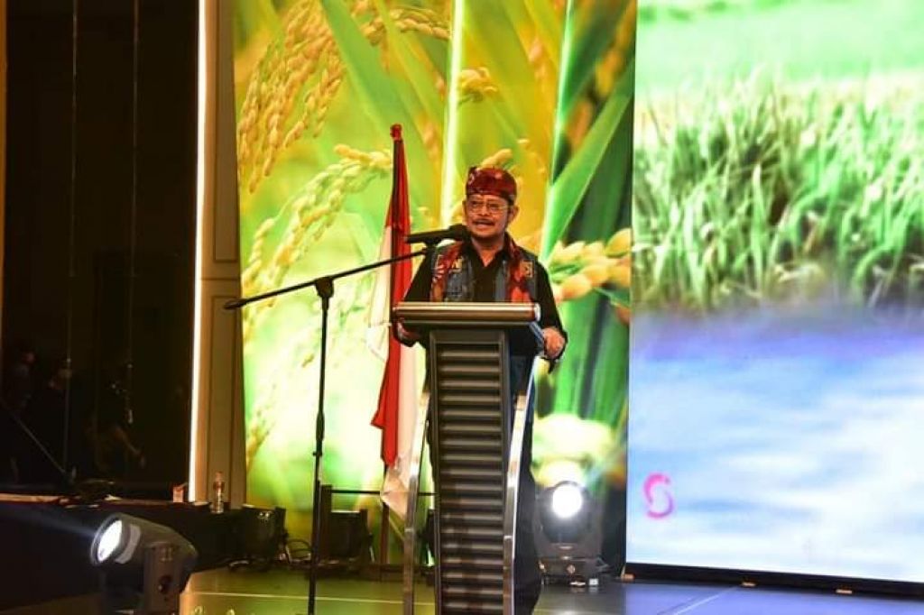 Mentan SYL Dinobatkan Sebagai Tokoh Nasional Penggerak Hilirisasi dan Ekspor Pangan Lokal