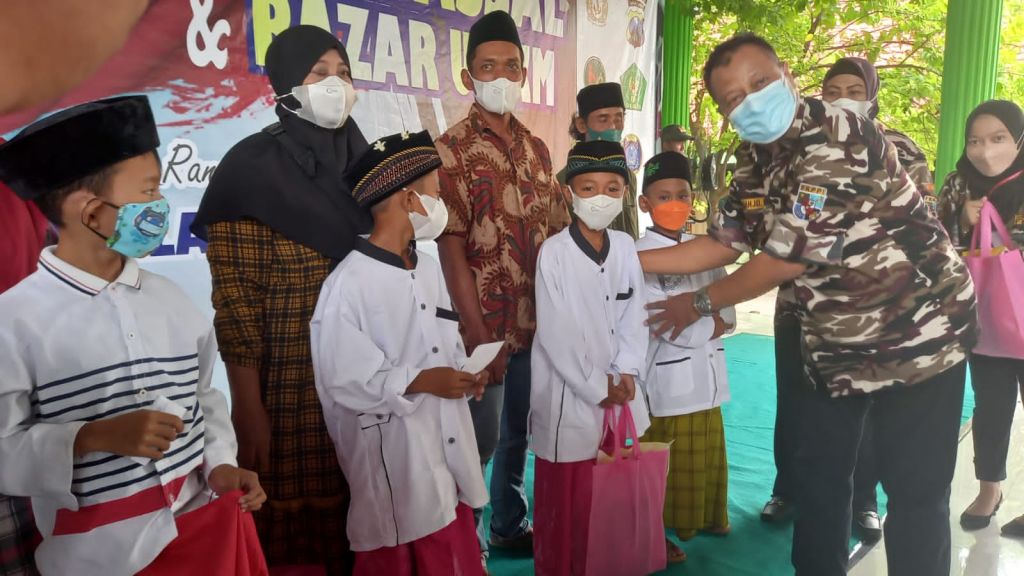 Gandeng Kecamatan Gedangan, Komunitas Bikers Motherland Gelar Khitanan Massal