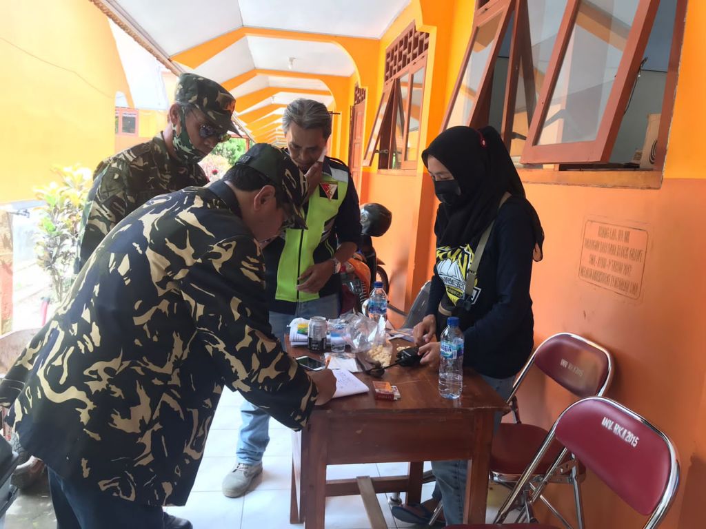 PPM Batalyon 1330 Kirimkan Bantuan Untuk Warga Terdampak Erupsi Semeru