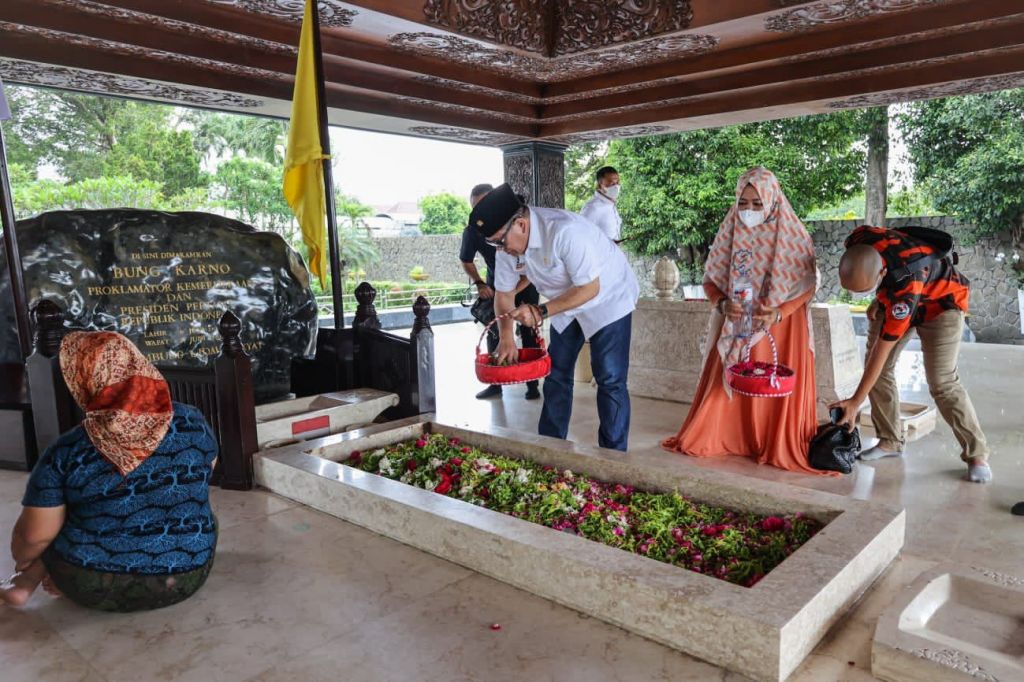 LaNyalla Ziarah ke Makam Bung Karno