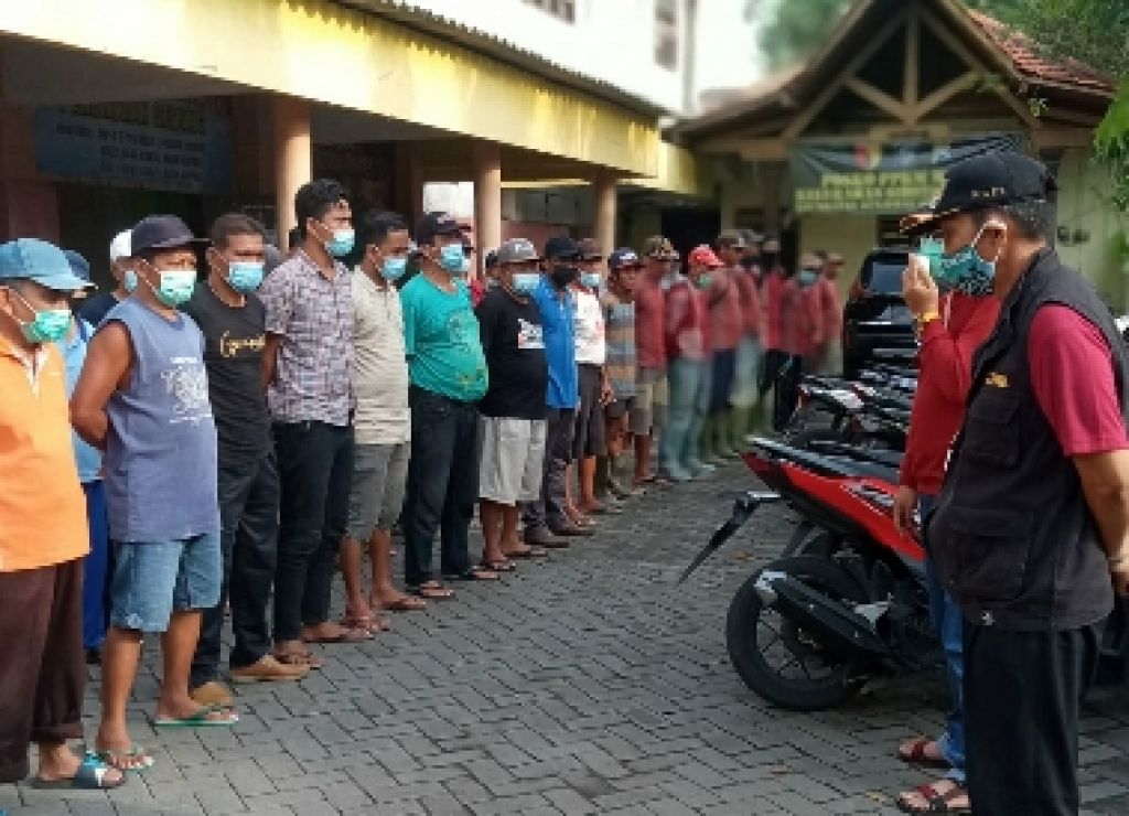 Agar Bebas Banjir, LPMK Sidotopo Wetan Kerahkan 6 RW Bersihkan Selokan