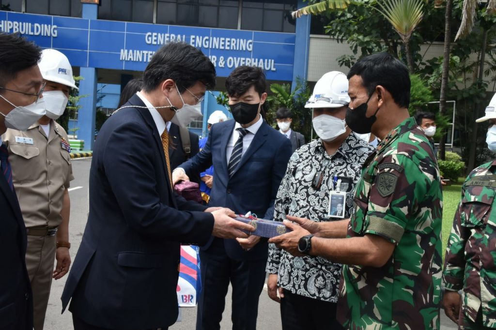 Pangkoarmada II Bahas Kerjasama Bilateral Pengadaan dan Pemeliharaan Kapal Selam