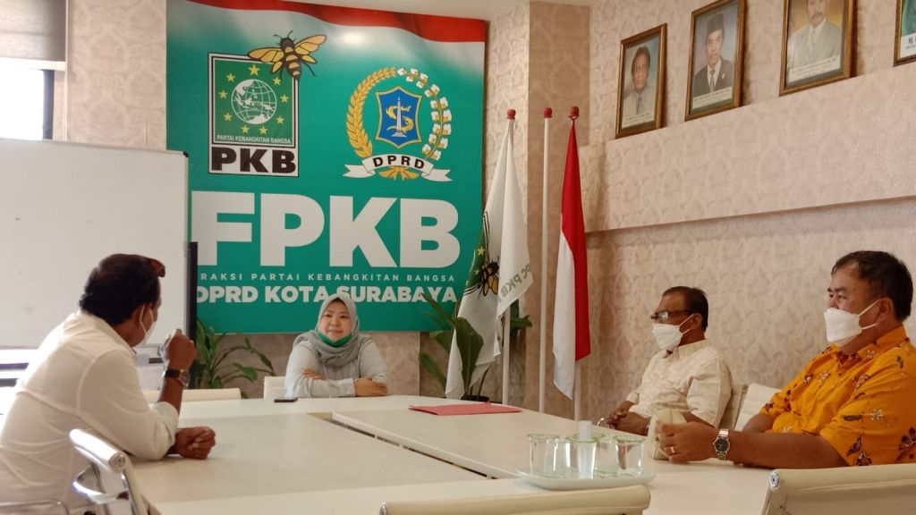 Warga Sidotopo Wetan Adukan Masalah Banjir ke Fraksi PKB