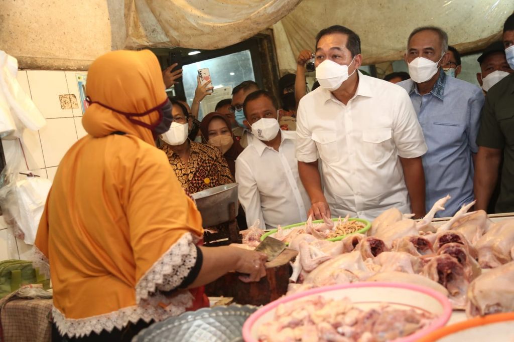 Sidak ke Pasar Tambakrejo, Mendag Didampingi Wawali Armuji