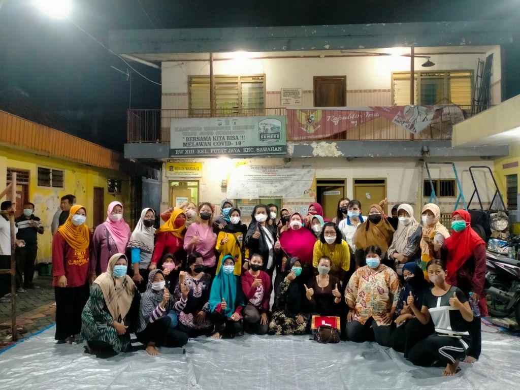 Buser Sawahan Ramai Ramai Mundur