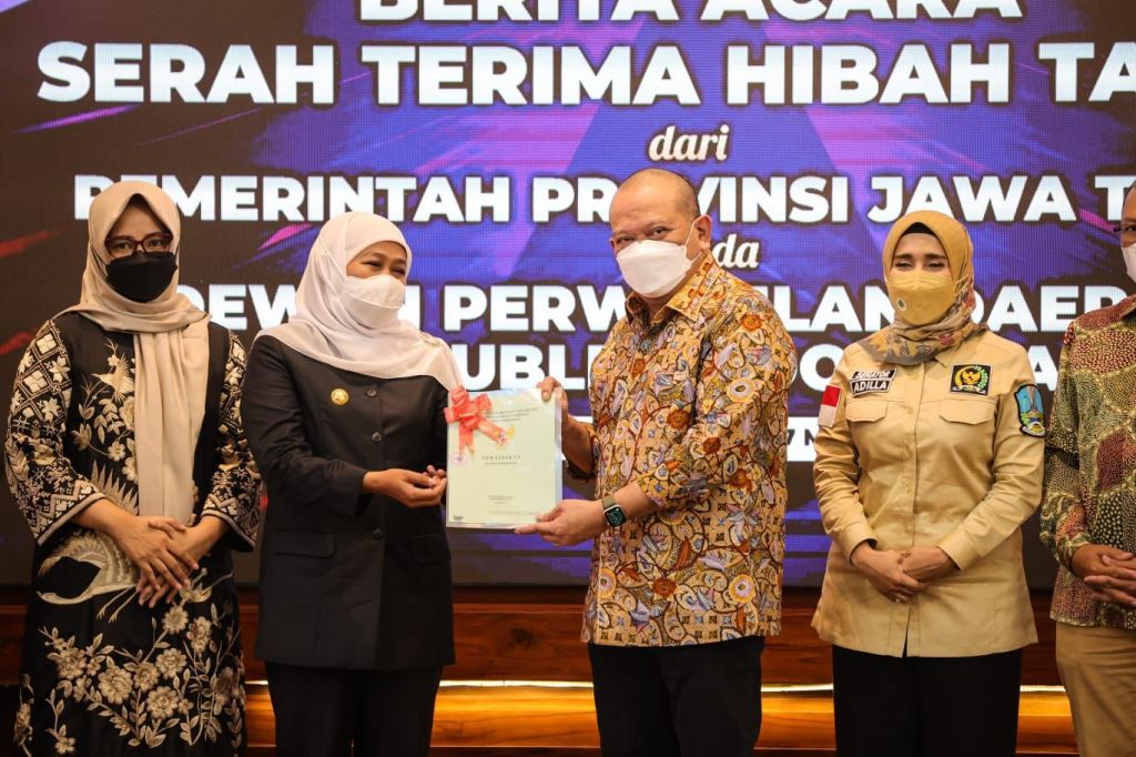 Ketua DPD RI: Bu Khofifah Memang Gubernur GPL