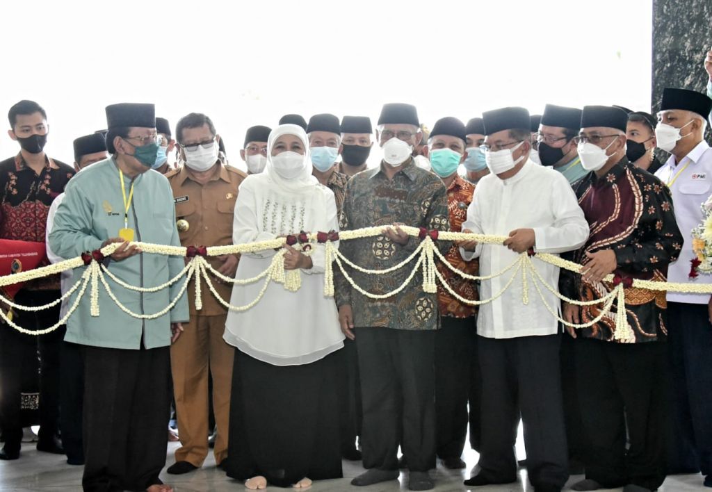 Khofifah Dampingi Jusuf Kalla Resmikan Masjid Al Fattah