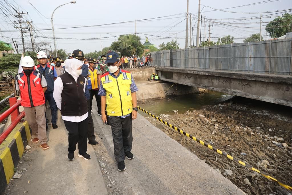 Khofifah Cek Percepatan Revitalisasi Jembatan Ngaglik
