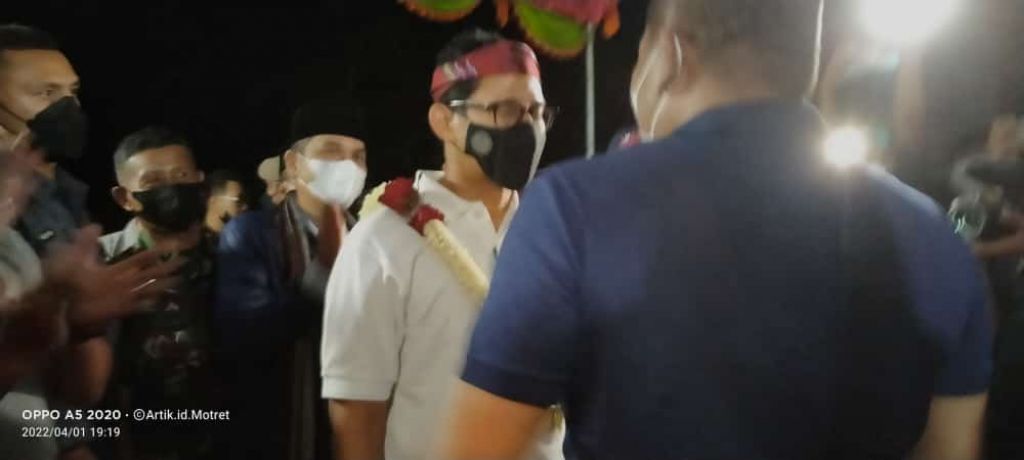 Di Kampung Melon Napote. Sandiaga Uno, Dorong Wujudkan Wisata Sampang Gemilang