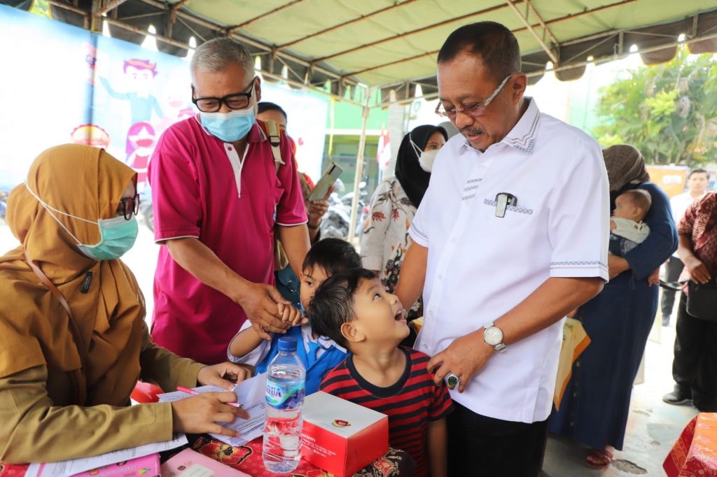 Sambangi Imunisasi Anak di Panjang Jiwo, Cak Ji: Kita Ingin Anak di Surabaya Sehat