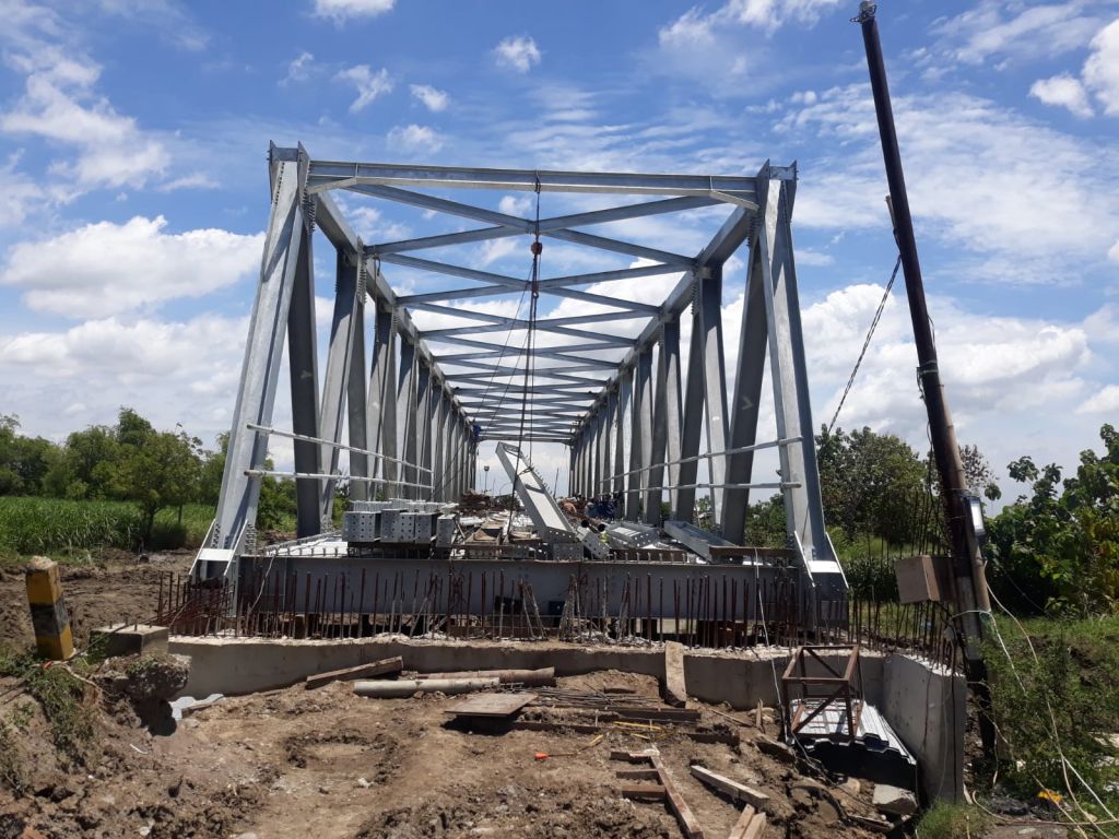 Pengerjaan Jembatan Kacangan Gresik Molor Lagi