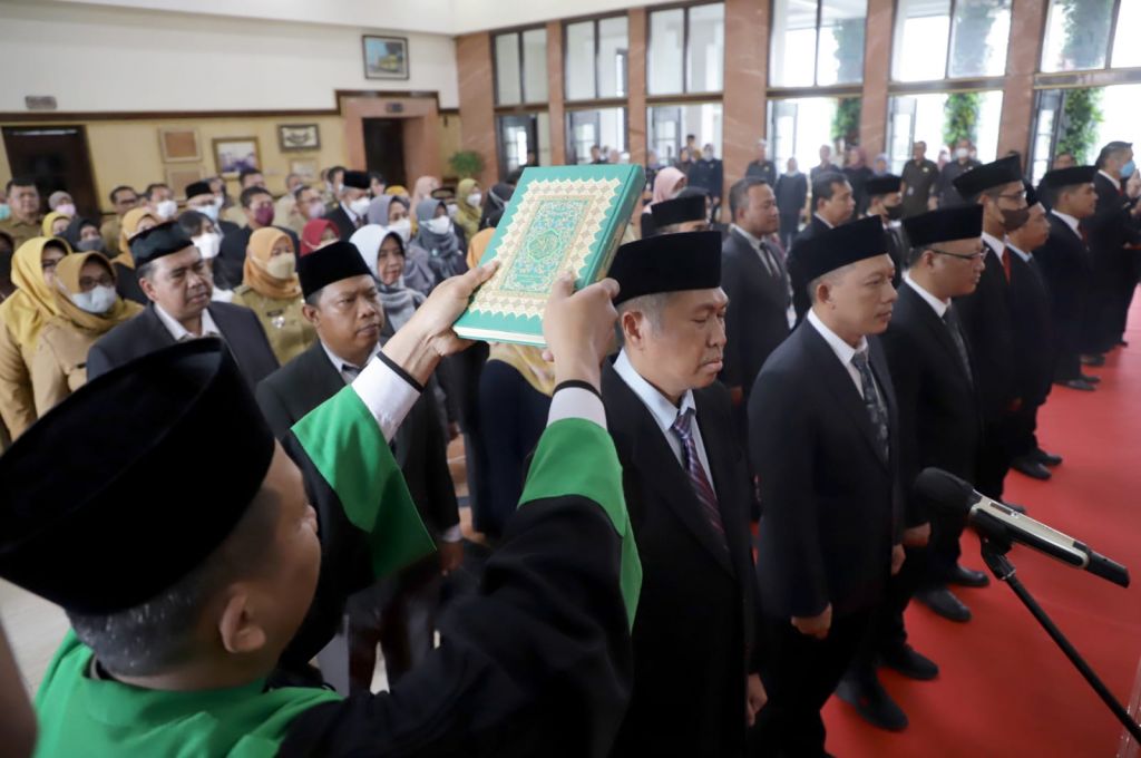 Walikota Eri Cahyadi Lantik Tiga Kadis OPD