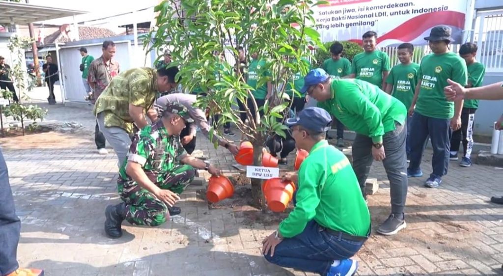 Sambut HUT RI ke-78, DPW LDII Gelar Kerja Bakti Massal se-Jatim