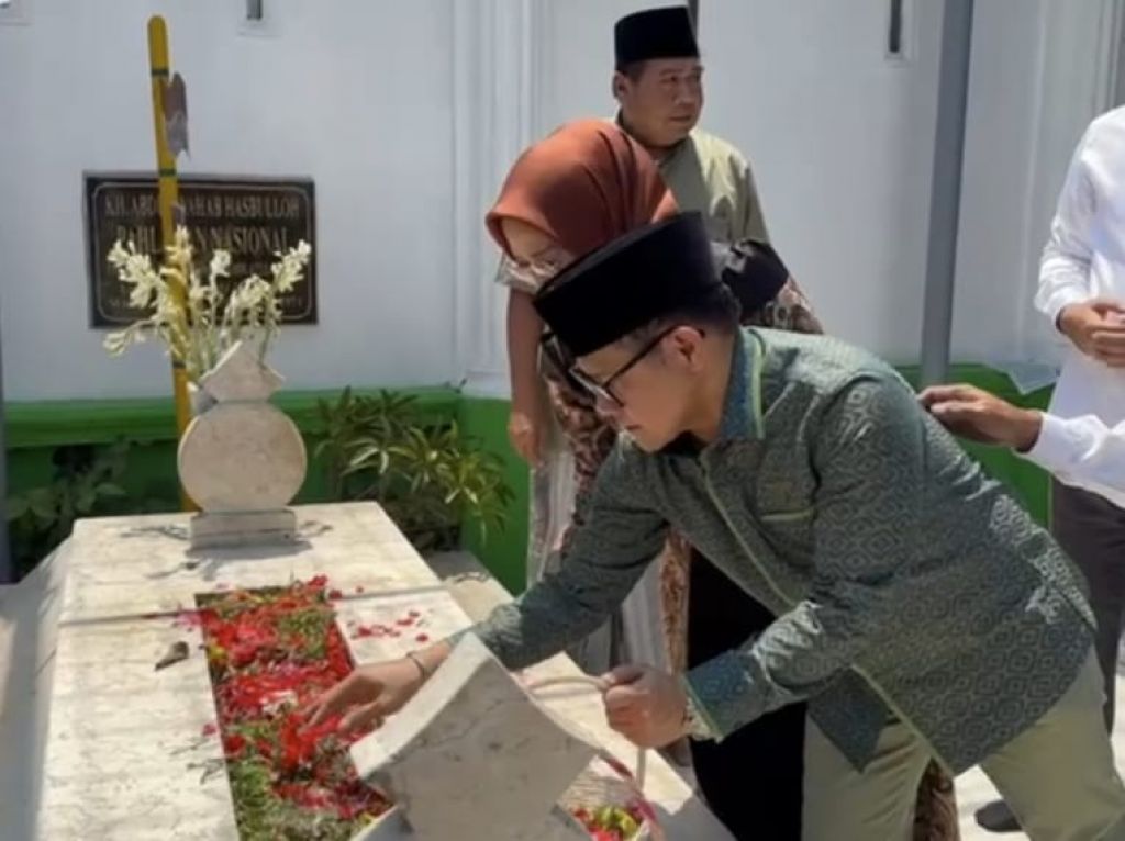 Cak Imin Ziarah ke Makam Pendiri NU di Jombang, Niat Baik Membersihkan Diri