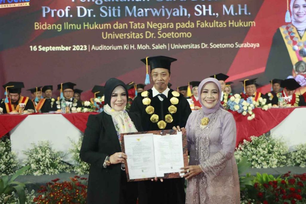 Orasi Ilmiah Hapus Presidential Threshold Antarkan Siti Marwiyah Raih Guru Besar