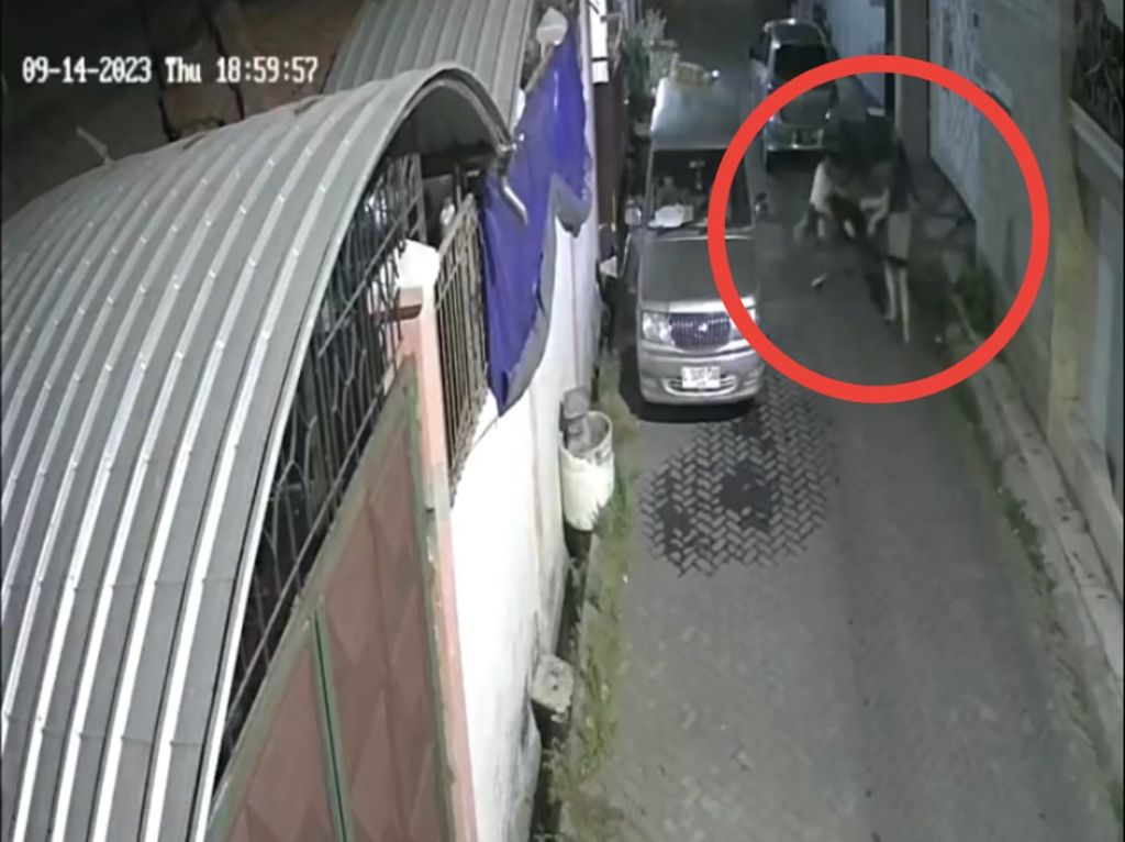 Sepasang Kekasih Dipukuli Tetangganya di Surabaya, Gegara Kesorot Lampu Mobil