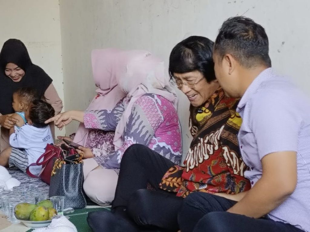 Kak Seto Kunjungi Siswi SD Gresik yang Nyaris Buta akibat Dicolok Tusuk Bakso