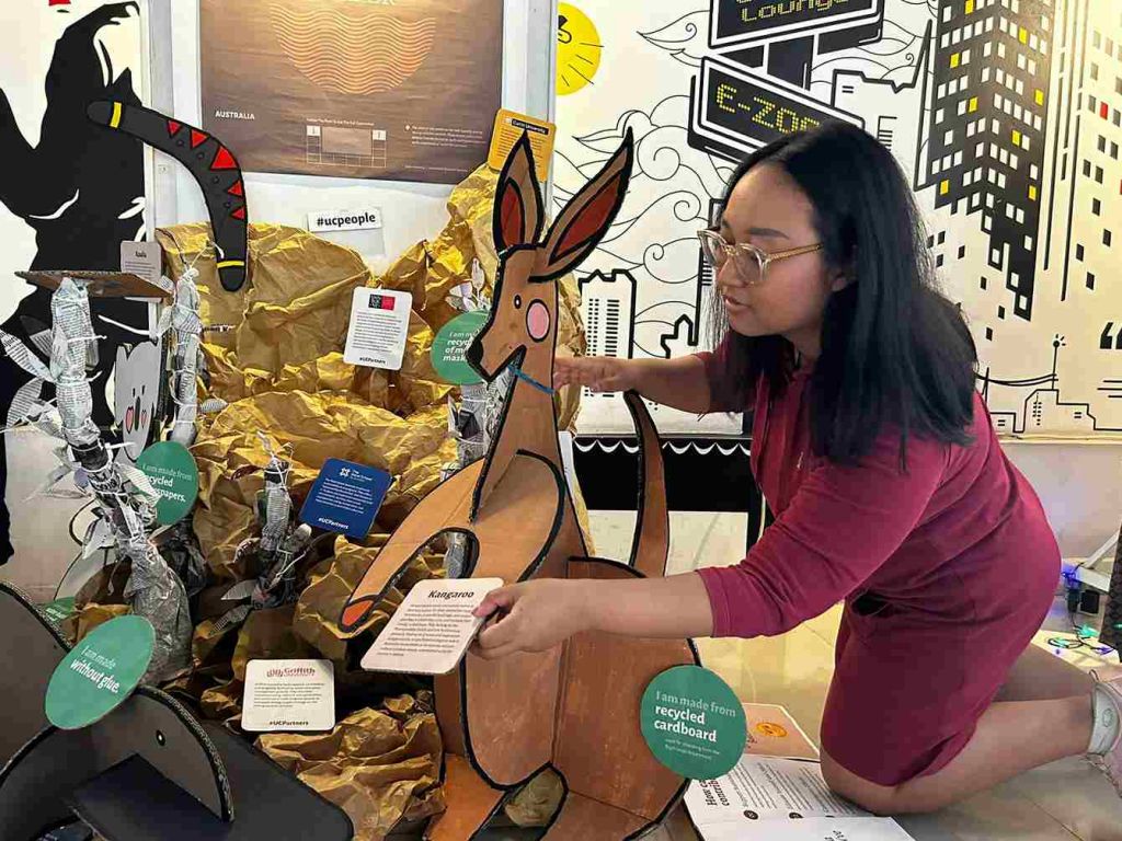 Dosen UC Surabaya Gagas Cara Edukasi Kreatif Melalui Pembuatan Showcase